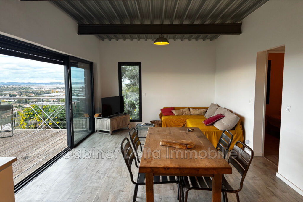 Maison à Vendre  Villa d’Exception à Hyères : Vue Mer Panoram – 6 pièces – 5 chambres – 131.00 m²