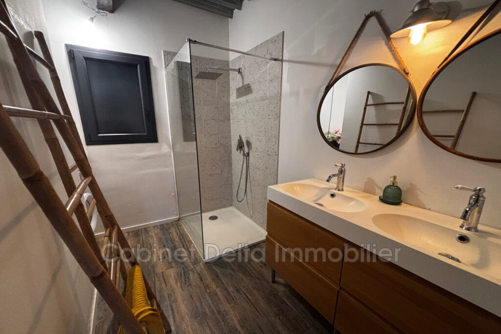 Maison à Vendre  Villa d’Exception à Hyères : Vue Mer Panoram – 6 pièces – 5 chambres – 131.00 m²