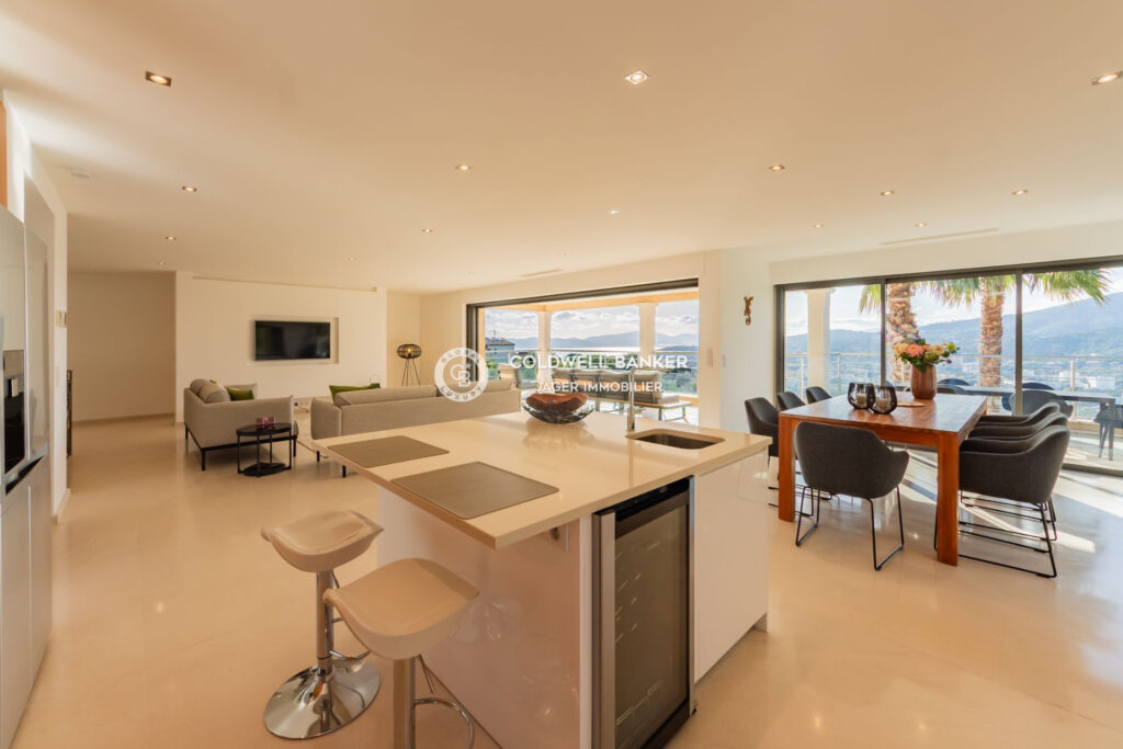 Villa avec vue panoramique, Le Sémaphore – 7 pièces – 5 chambres – 250.00 m²