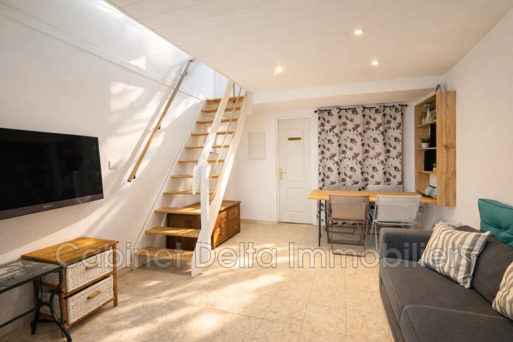 Niché dans une résidence sécurisée et au calme, ce charmant ap – NR pièces – 2 chambres – 40.00 m²