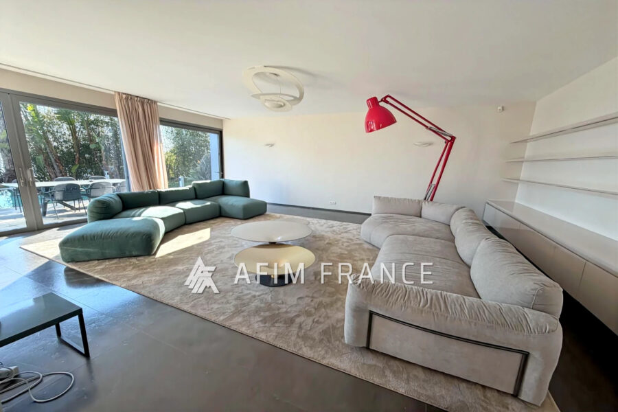 Maison à louer à Cap-d&rsquo;Ail