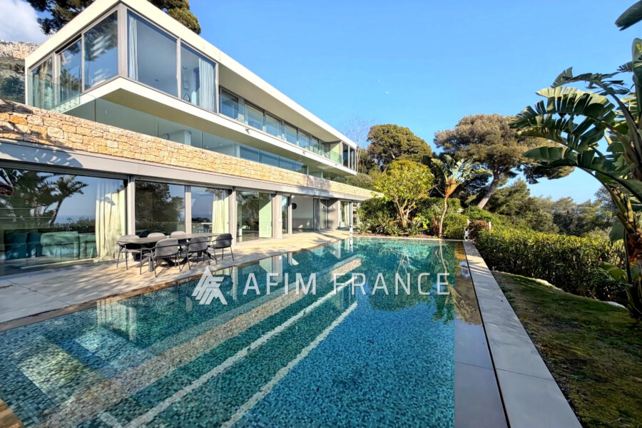 Maison à louer à Cap-d&rsquo;Ail