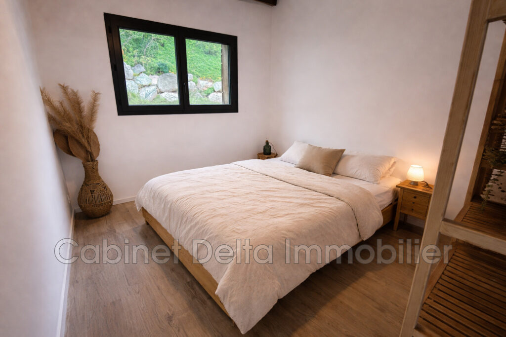 Maison à Vendre  Villa d&rsquo;Exception à Hyères : Vue Mer Panoram – 6 pièces – 5 chambres – 131.00 m²