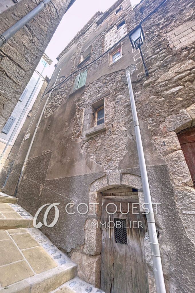 vente immeuble 4 Pièce(s) – 6 pièces – 5 chambres – 142.24 m²