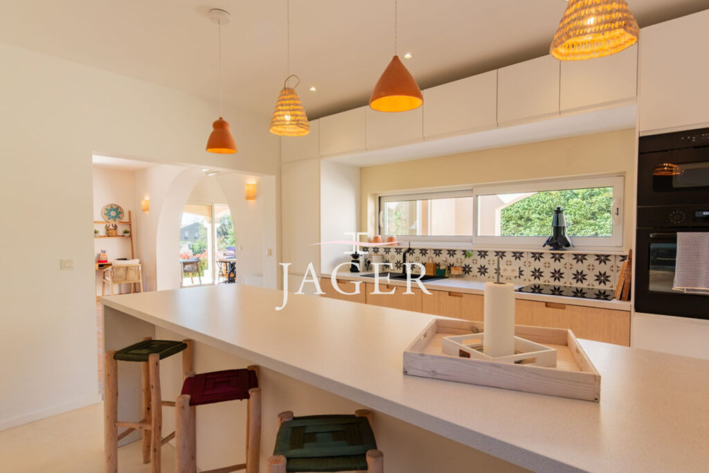 vente villa 5 Pièce(s) – 5 pièces – 4 chambres – 250.00 m²