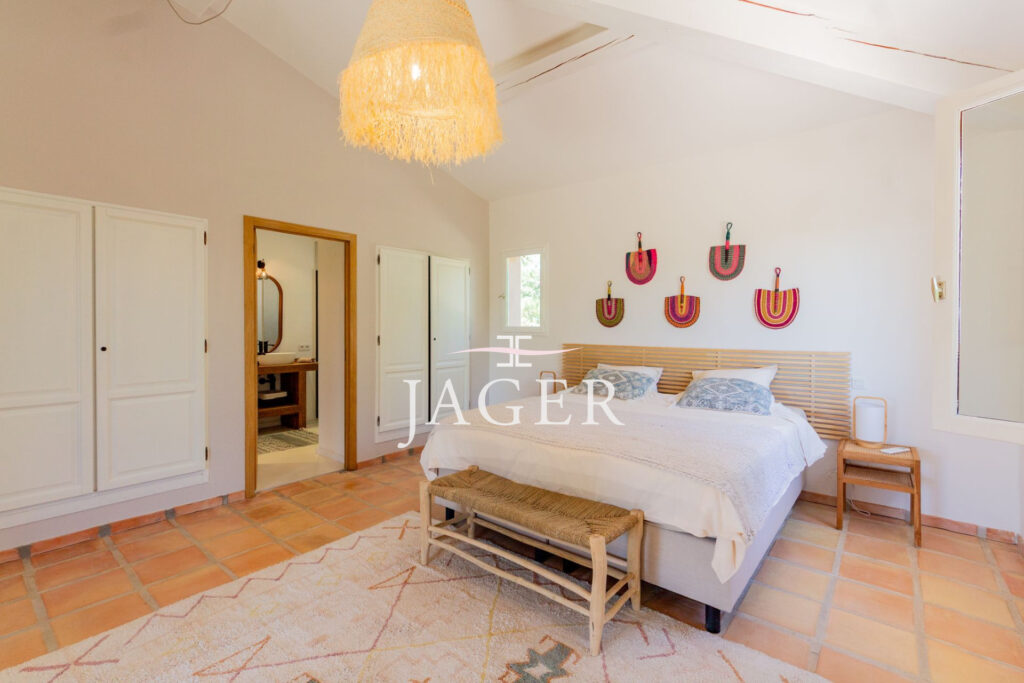 vente villa 5 Pièce(s) – 5 pièces – 4 chambres – 250.00 m²