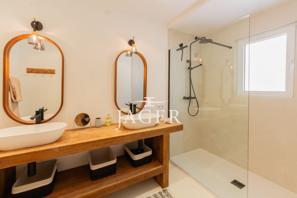 vente villa 5 Pièce(s) – 5 pièces – 4 chambres – 250.00 m²