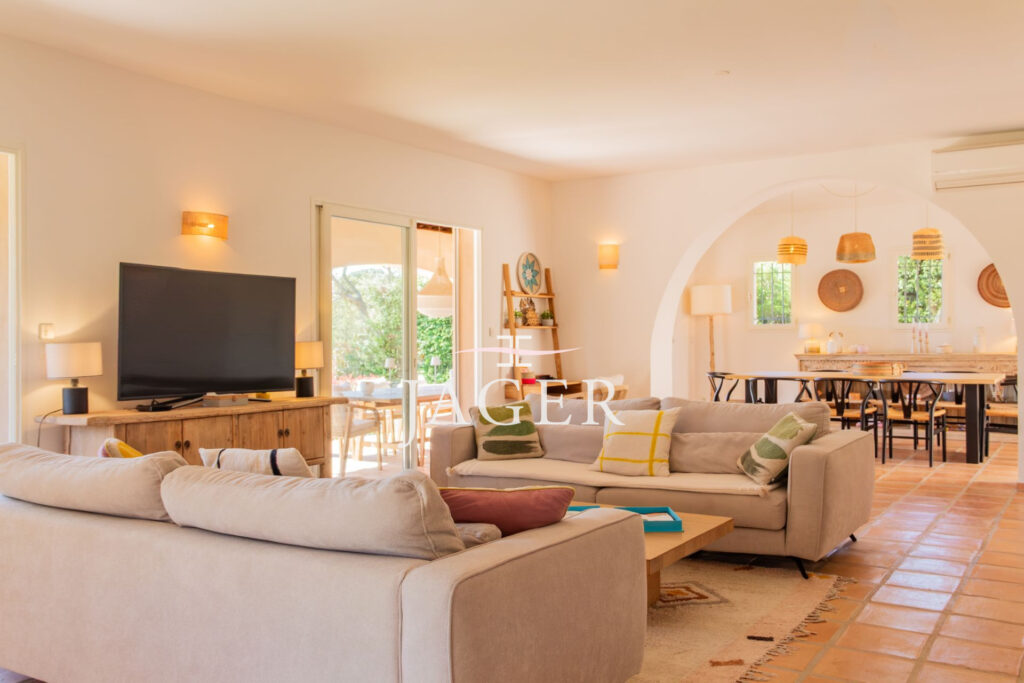 vente villa 5 Pièce(s) – 5 pièces – 4 chambres – 250.00 m²