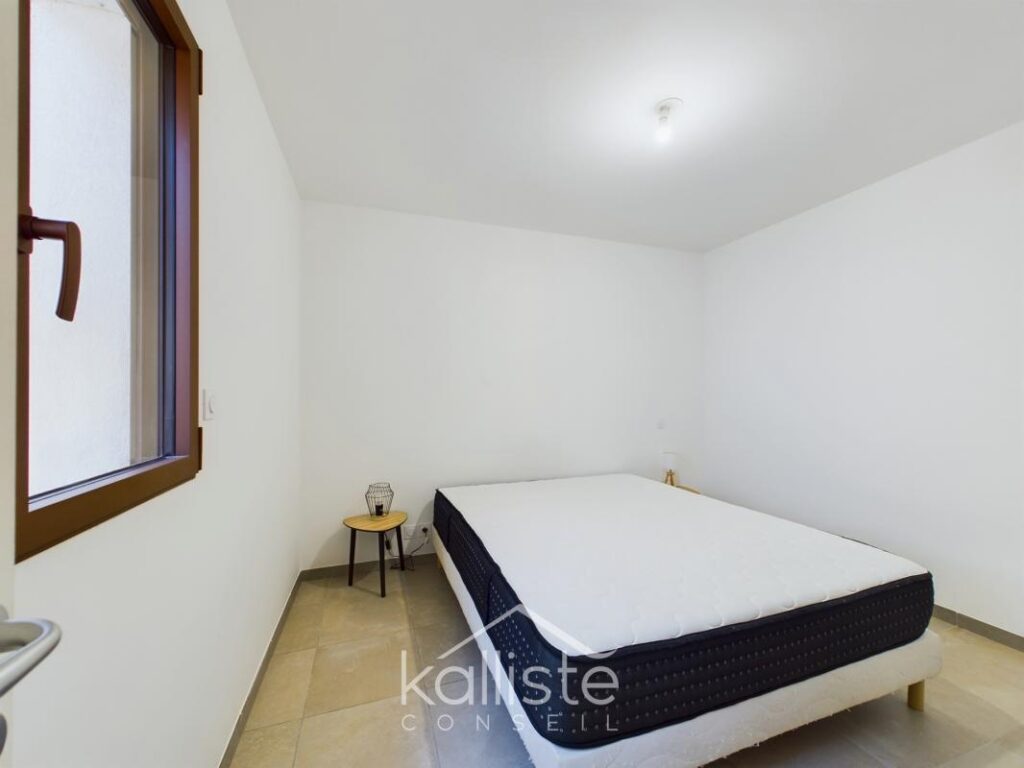 Pietrosella – Superbe T2 face à la mer avec terrasse et garage, proche Porticcio – 2 pièces – 1 chambre – 42 m²