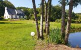 Plomelin. Propriété sur 1 hectare, vue et accès direct à l’Odet. – 10 pièces – 5 chambres – 150 m²