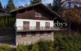 Chalet à rénover à la Clusaz. – 8 pièces – 6 chambres – 146 m²