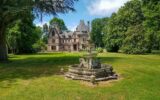 Élégant château avec nombreuses dépendances, dans un écrin de verdure et d’eau, pour rêveurs éclairé – 15 pièces – 10 chambres – NR  – 730 m²
