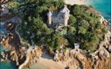 La propriété emblématique de la côte de Granit Rose, un château de 1895 sur son île privée ; – NR pièces – NR chambres – NR  – 9490 m²