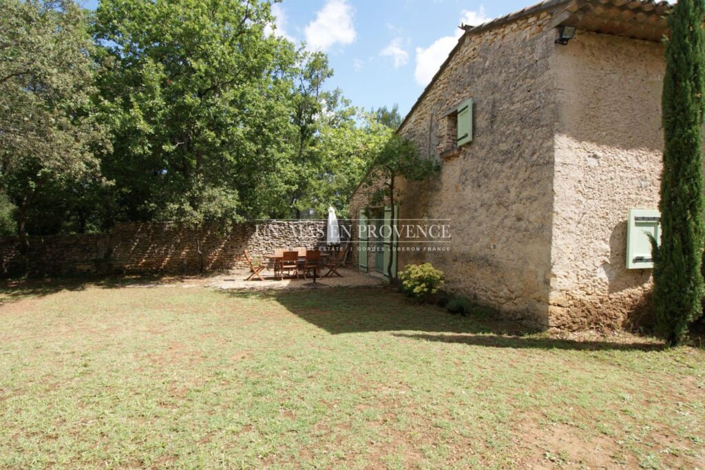 Authentique bergerie provençale ? Location saisonnière à Lacos – NR pièces – 4 chambres – 160.00 m²
