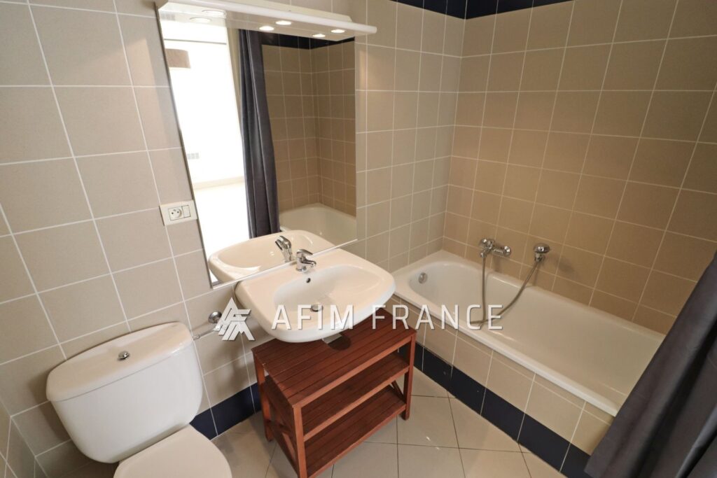 Résidence Beauséjour, appartement 3 pièces vide, traversant, c – 3 pièces – 2 chambres – 63.00 m²