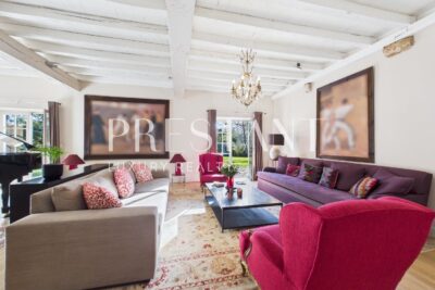 Maison – 12 pièces – 7 chambres – 450 m²