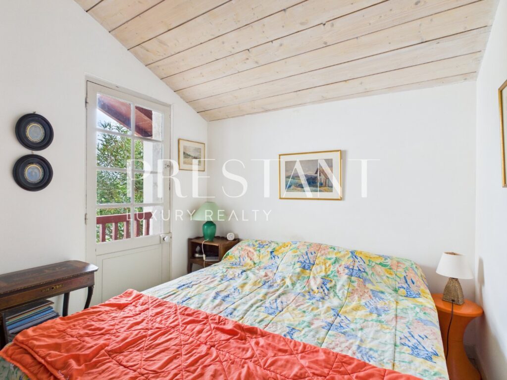 Maison – 6 pièces – 4 chambres – 106 m²