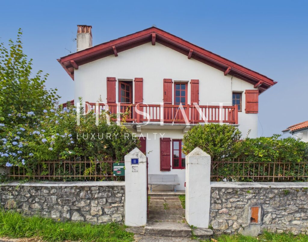 Maison – 6 pièces – 4 chambres – 106 m²