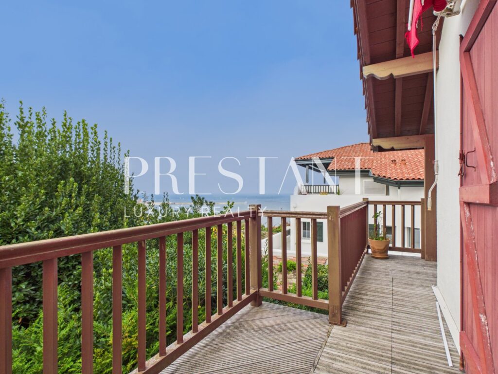 Maison – 6 pièces – 4 chambres – 106 m²