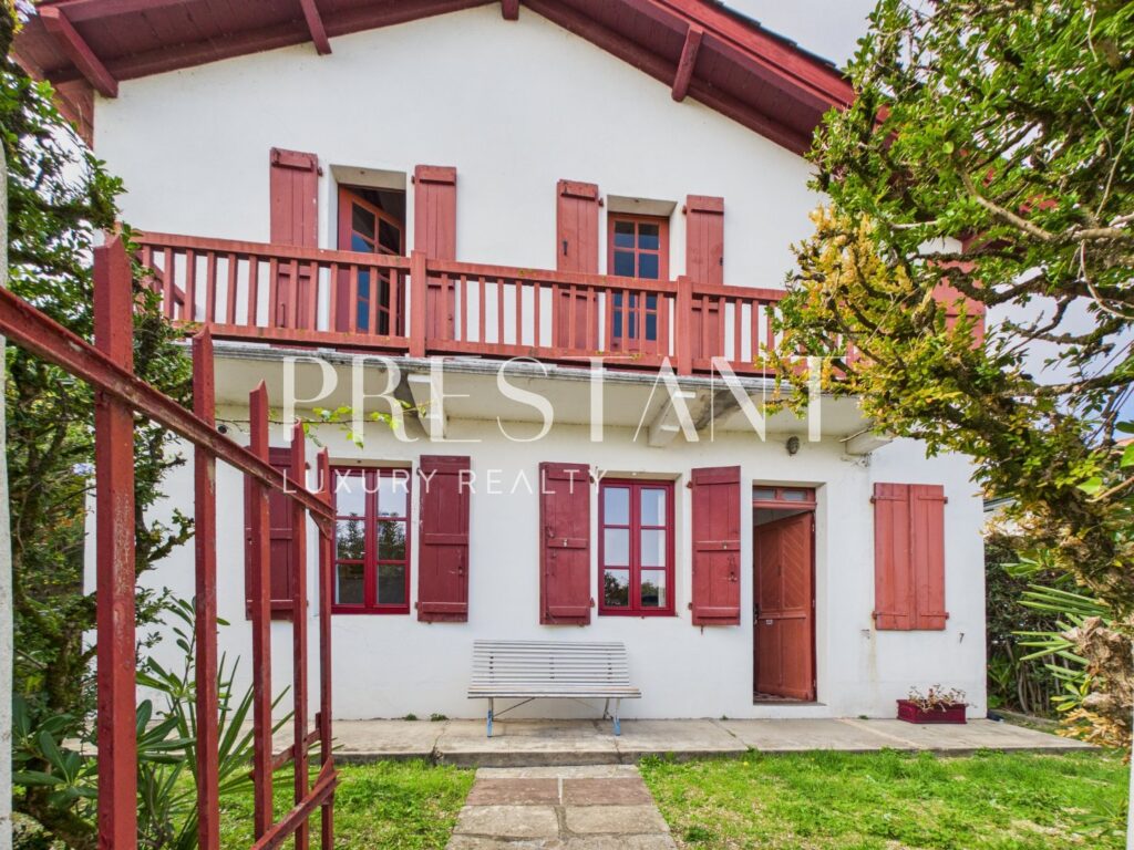 Maison – 6 pièces – 4 chambres – 106 m²