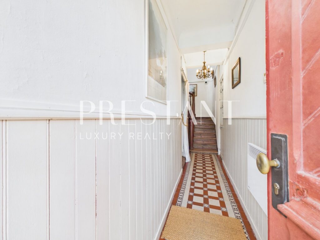 Maison – 6 pièces – 4 chambres – 106 m²