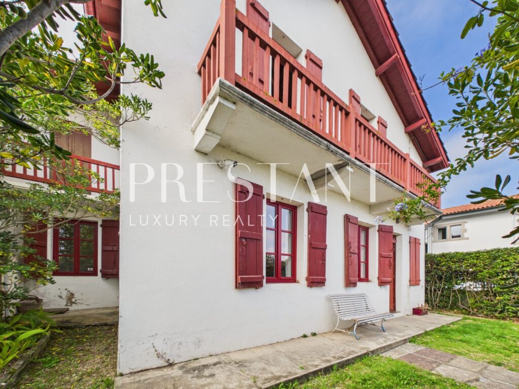 Maison – 6 pièces – 4 chambres – 106 m²