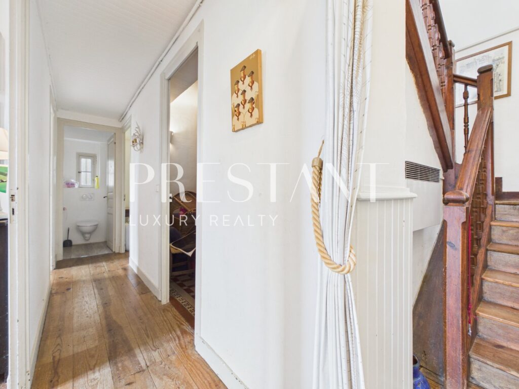 Maison – 6 pièces – 4 chambres – 106 m²