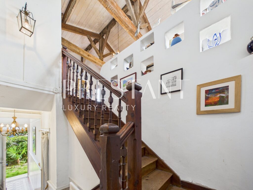 Maison – 6 pièces – 4 chambres – 106 m²