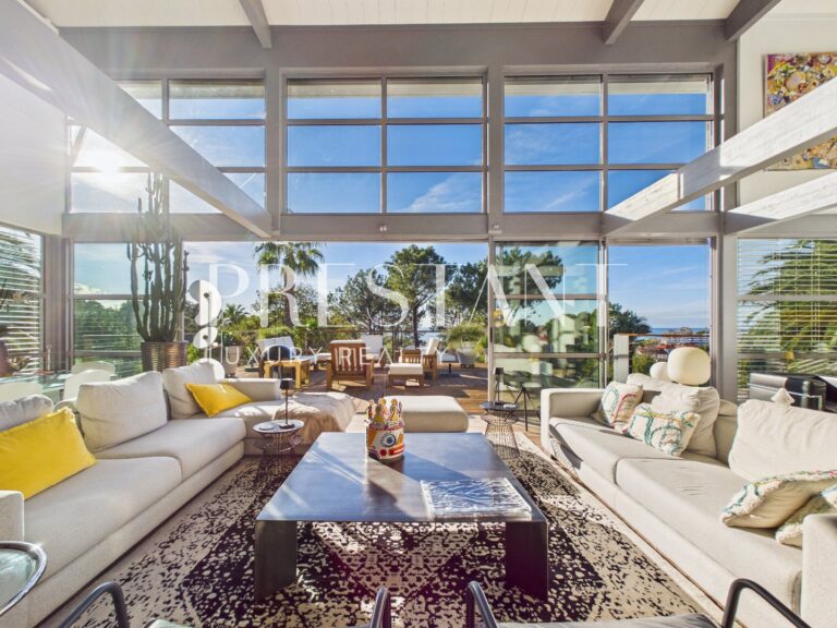 Maison – 11 pièces – 5 chambres – 306 m²