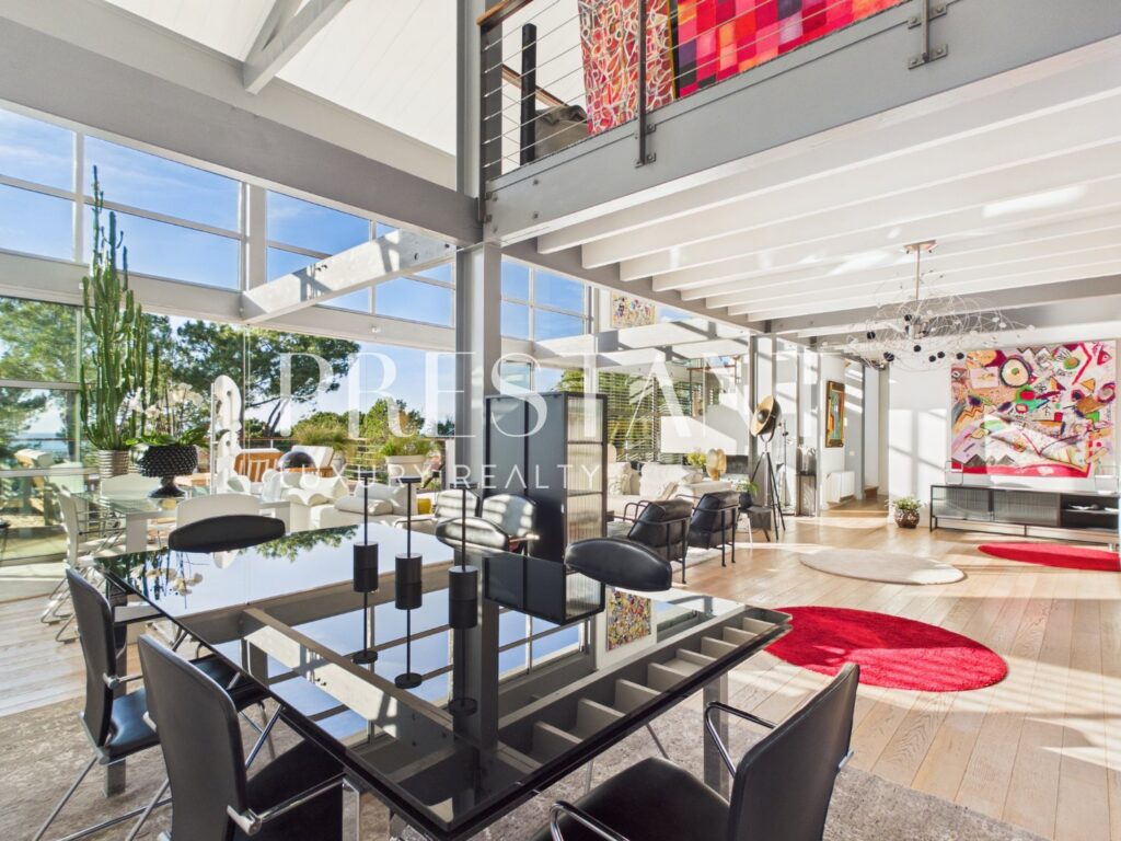 Maison – 11 pièces – 5 chambres – 306 m²