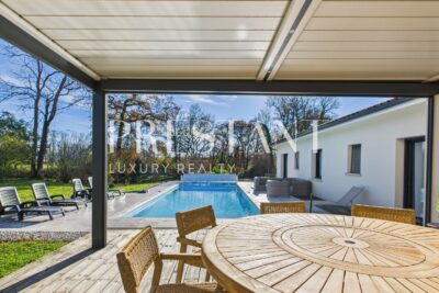 Maison – 6 pièces – 4 chambres – 196 m²