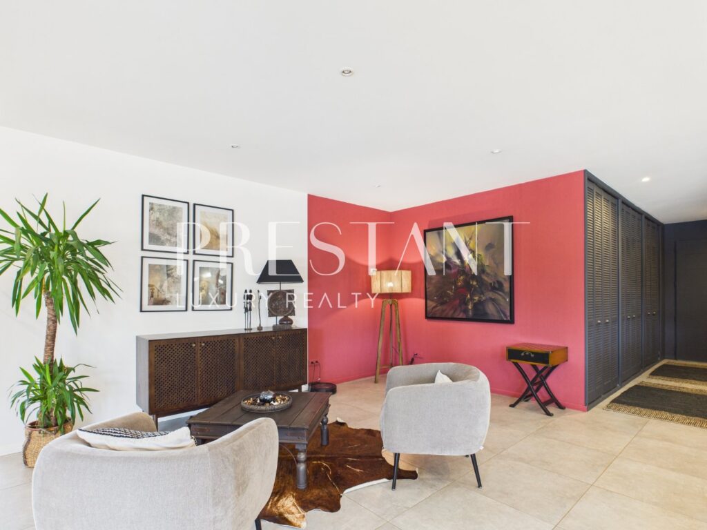 Maison – 6 pièces – 4 chambres – 196 m²