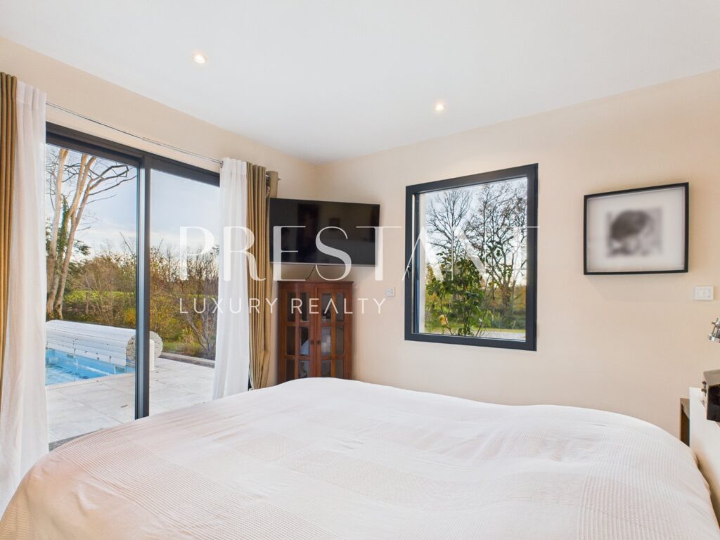 Maison – 6 pièces – 4 chambres – 196 m²