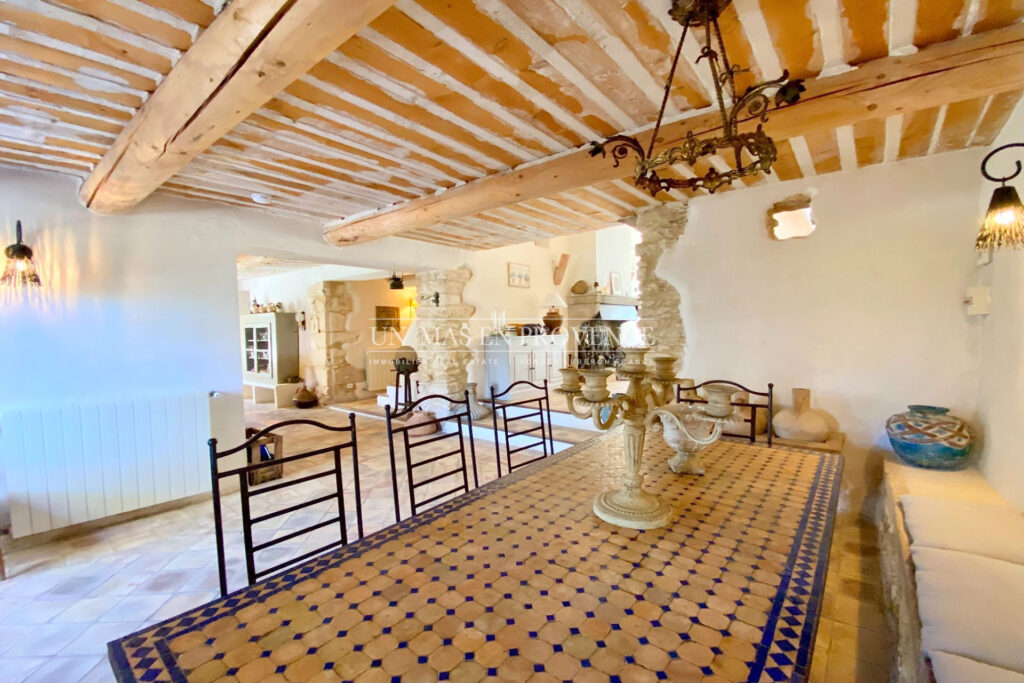 Authentique bergerie provençale ? Location saisonnière à Lacos – NR pièces – 4 chambres – 160.00 m²