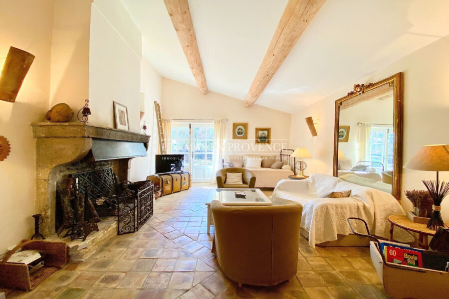 Maison à louer à Lacoste