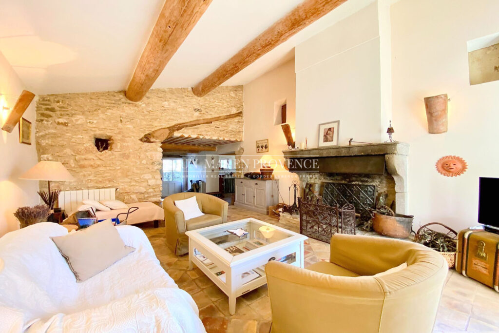 Authentique bergerie provençale ? Location saisonnière à Lacos – NR pièces – 4 chambres – 160.00 m²