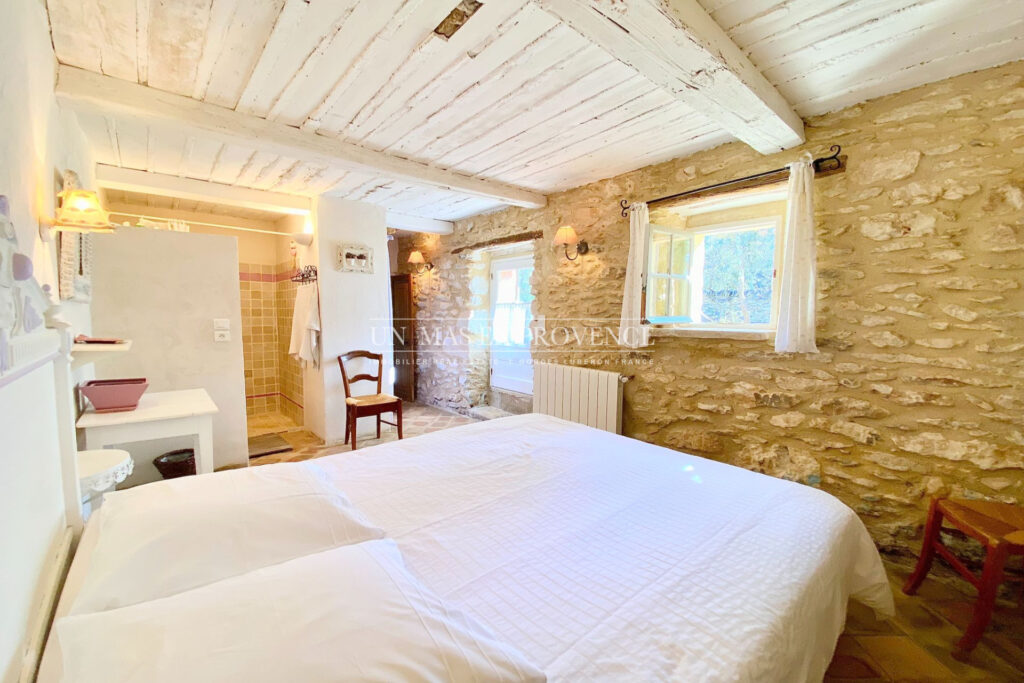 Authentique bergerie provençale ? Location saisonnière à Lacos – NR pièces – 4 chambres – 160.00 m²