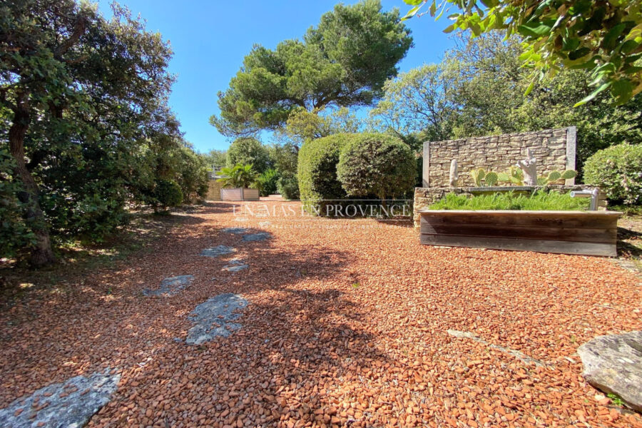 Maison à louer à Gordes