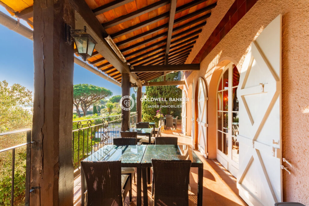 Hôtel de charme à Grimaud  – NR pièces – NR chambres – 654.00 m²