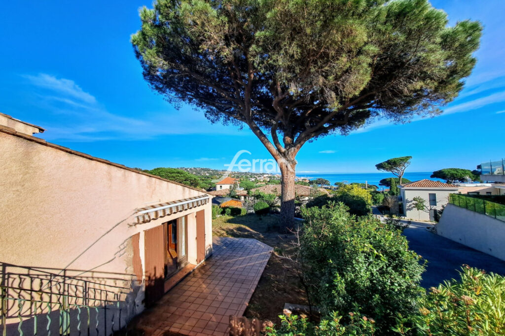 A VENDRE VILLA BORD DE MER – 4 pièces – 2 chambres – 100.84 m²