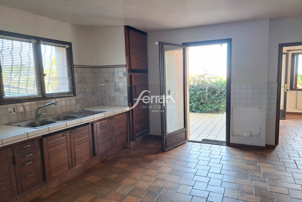 A VENDRE VILLA BORD DE MER – 4 pièces – 2 chambres – 100.84 m²