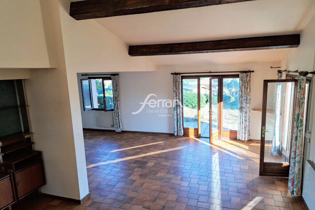 A VENDRE VILLA BORD DE MER – 4 pièces – 2 chambres – 100.84 m²