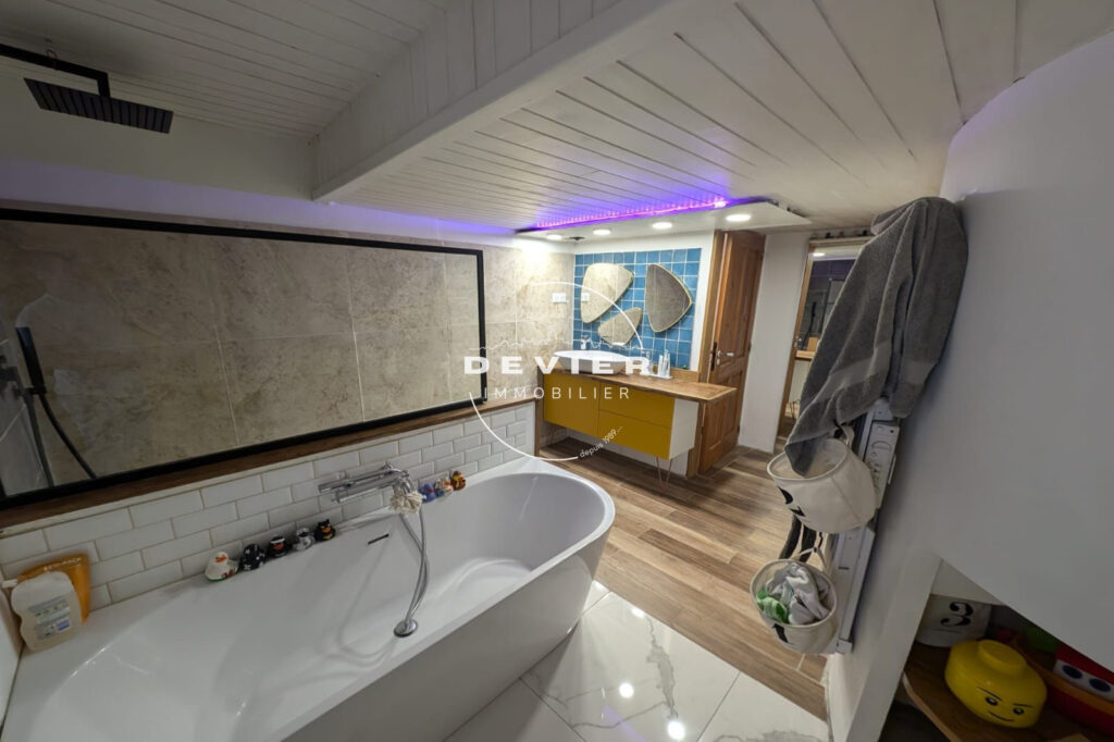 vente maison de village 5 Pièce(s) – 5 pièces – 4 chambres – 135.00 m²