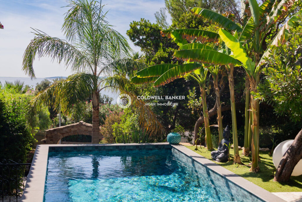 Villa 6 chambres aux Issambres  Vue mer panoramique et double – 7 pièces – 6 chambres – 298.00 m²