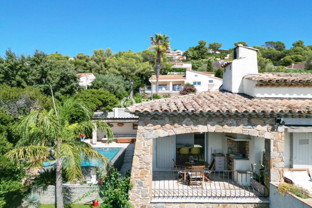 Villa 6 chambres aux Issambres  Vue mer panoramique et double – 7 pièces – 6 chambres – 298.00 m²