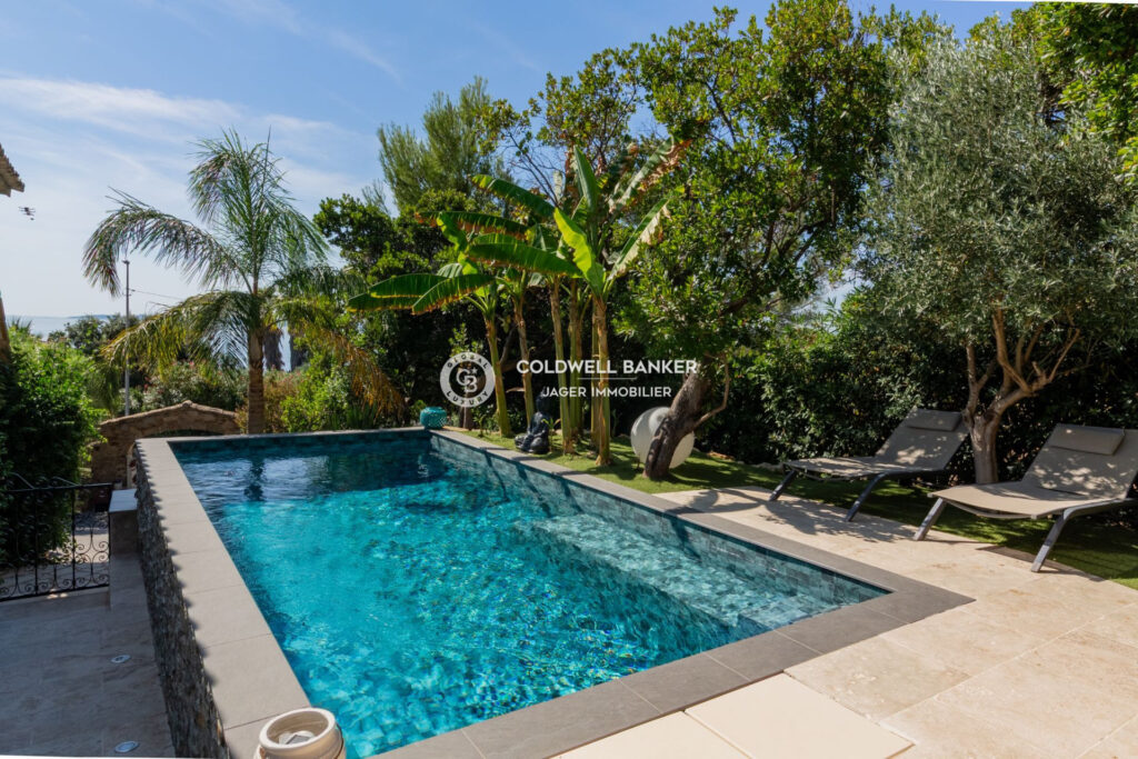 Villa 6 chambres aux Issambres  Vue mer panoramique et double – 7 pièces – 6 chambres – 298.00 m²