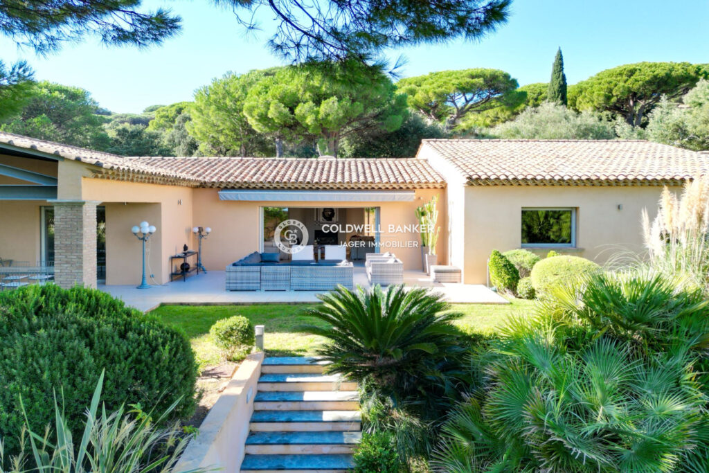 Élégante propriété provençale dans un écrin de verdure à Ramat – 6 pièces – 4 chambres – 320.00 m²