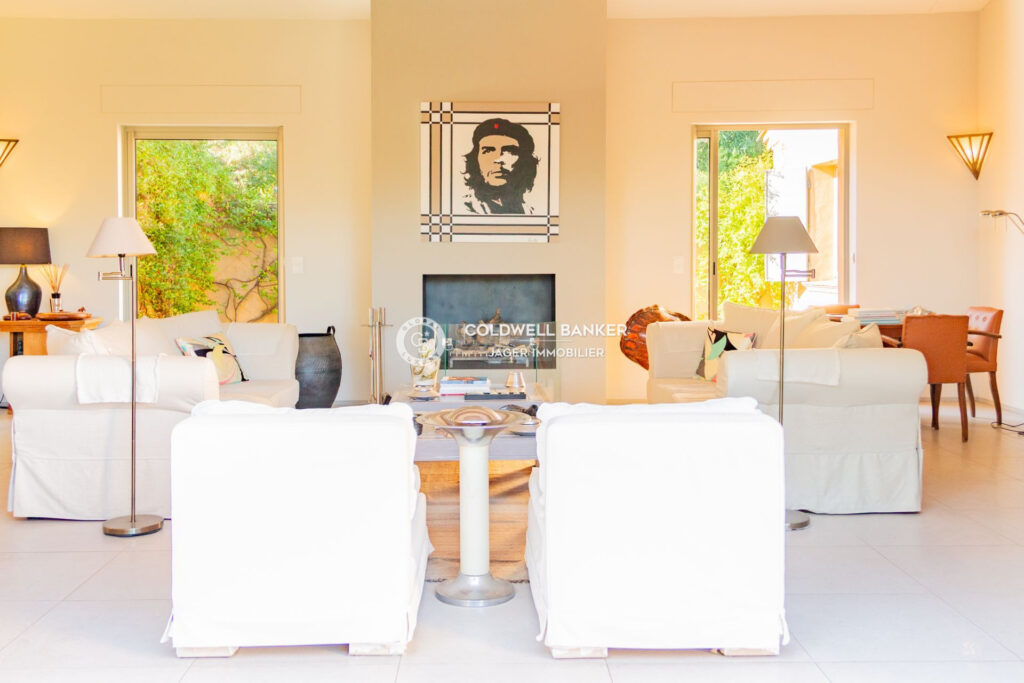 Élégante propriété provençale dans un écrin de verdure à Ramat – 6 pièces – 4 chambres – 320.00 m²