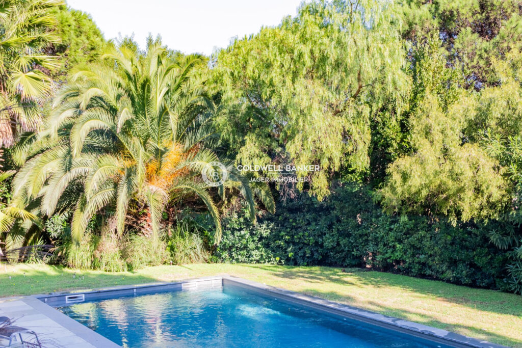 Élégante propriété provençale dans un écrin de verdure à Ramat – 6 pièces – 4 chambres – 320.00 m²