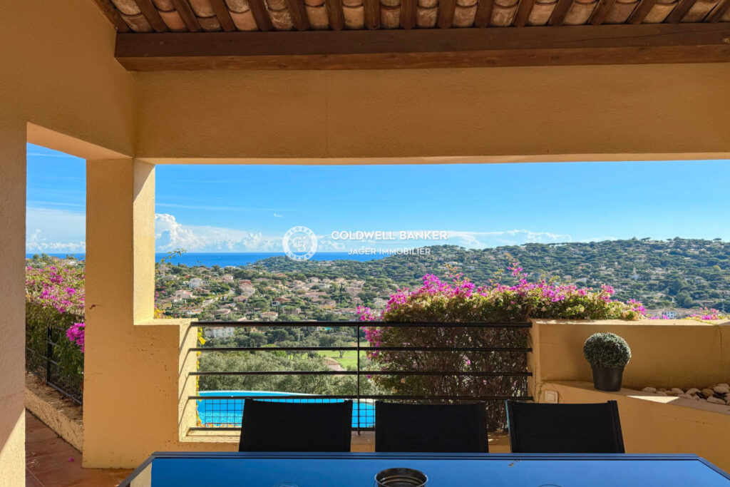 Superbe villa 6 chambres avec vue panoramique mer et collines  – 8 pièces – 6 chambres – 249.00 m²